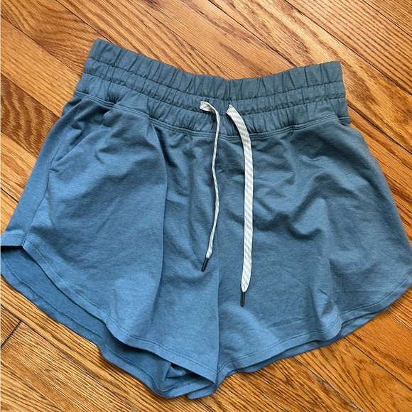 Vuori Blue Women’s Shorts - Picture 1 of 4